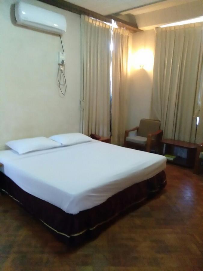 Halpin Otel Yangon Dış mekan fotoğraf